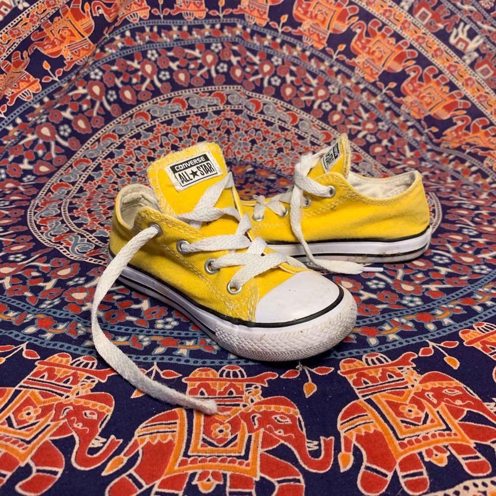 Converse toddler/kids shoe size 9